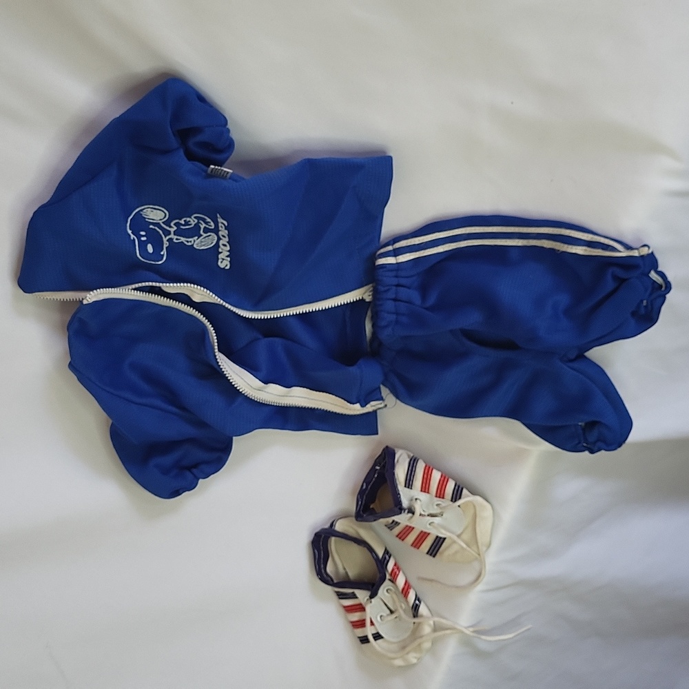Snoopy Tracksuit Gym Shoes  Outfit Vintage Syndicate 1958 Zipper Doesn't Go Up